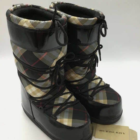 burberry moon boots